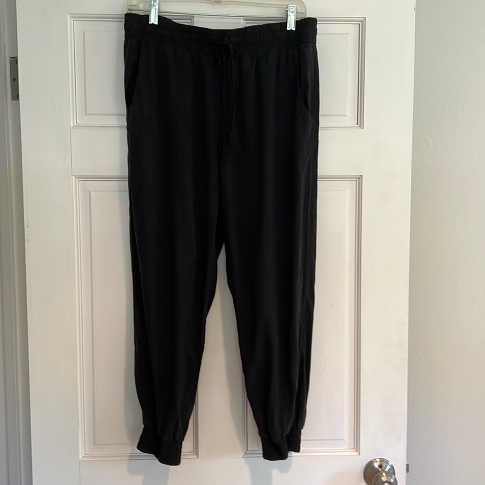 Black jogger pants